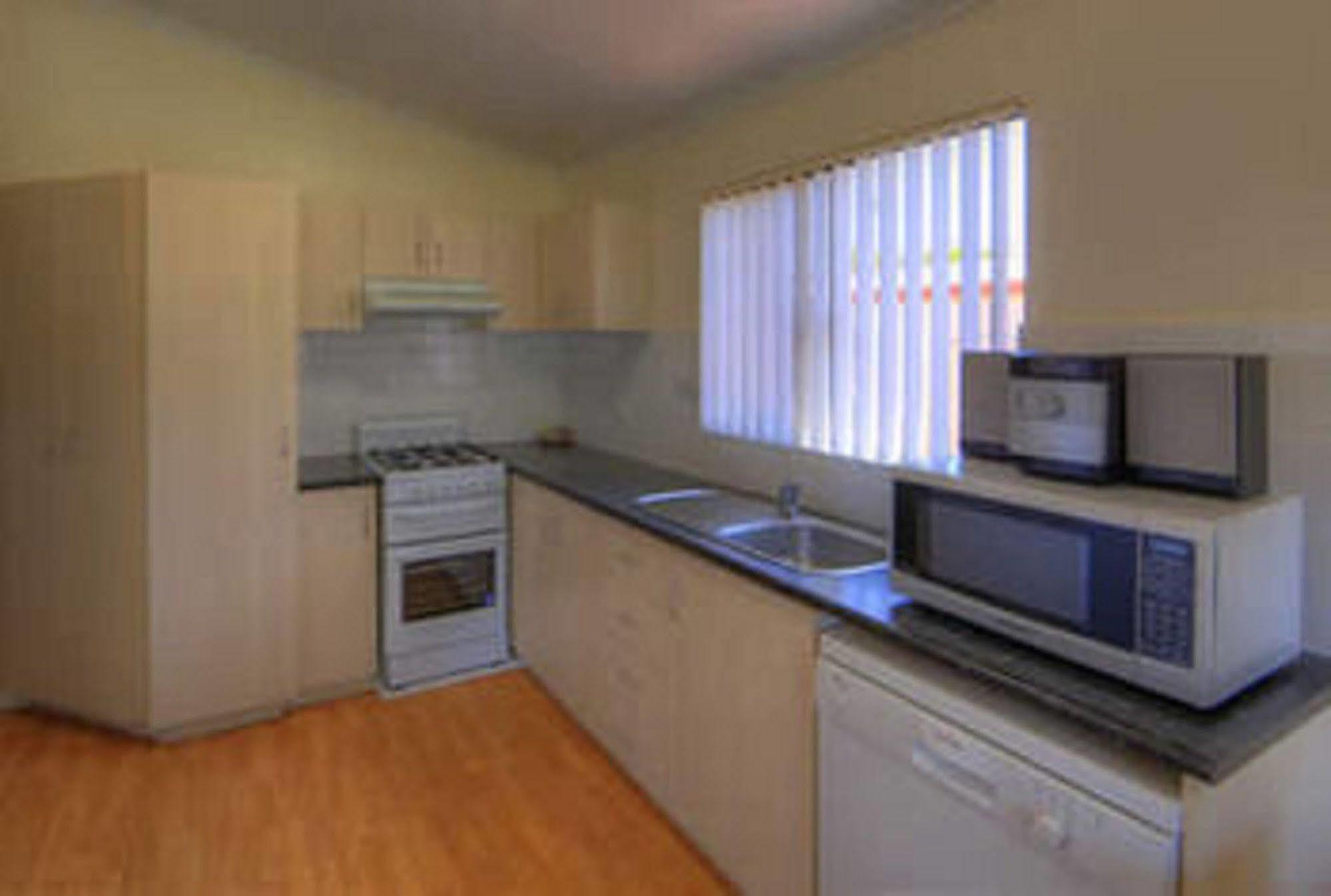 Central Caravan Park Перт Екстер'єр фото