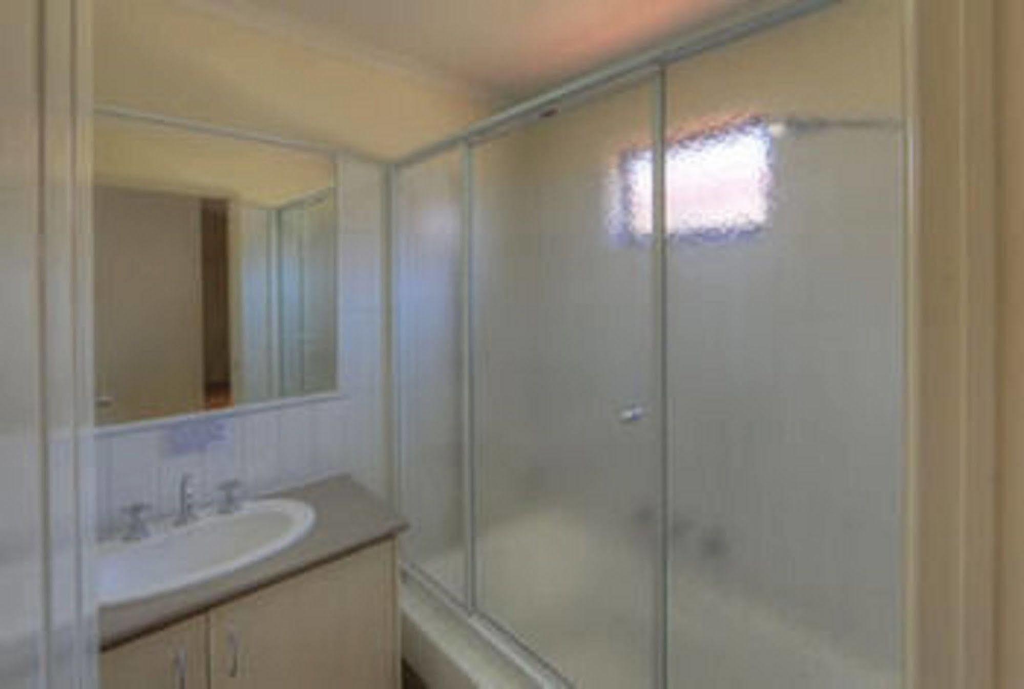 Central Caravan Park Перт Екстер'єр фото